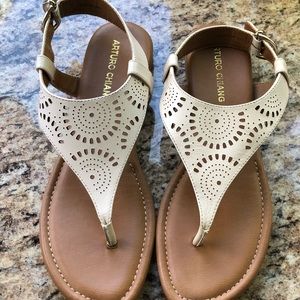Arturo Chiang off white sandals